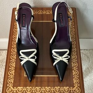 NWT ESCADA 8.5 Black & Cream bows Heels
